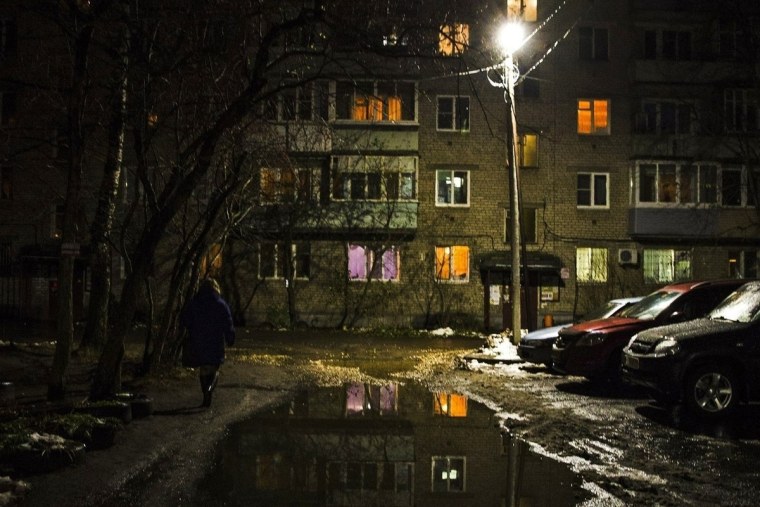 Пятиэтажки ночью