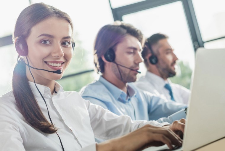 Девушка колл центр