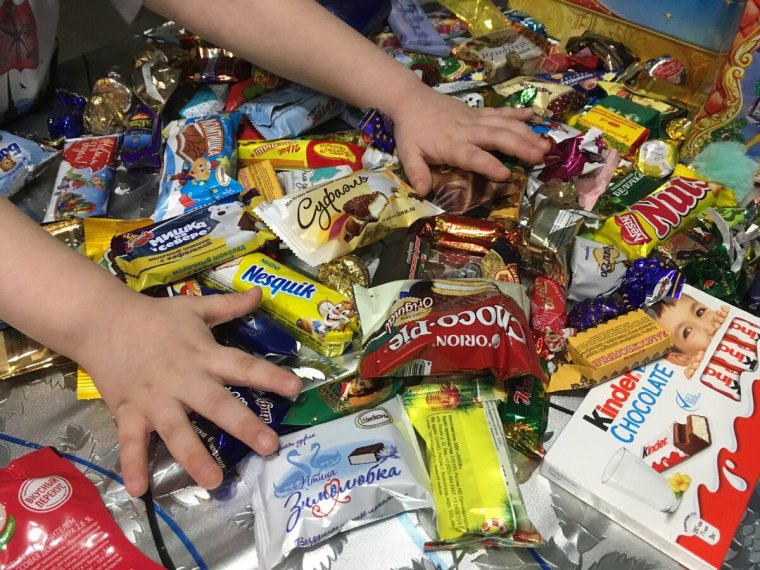 Много сладостей на новый год