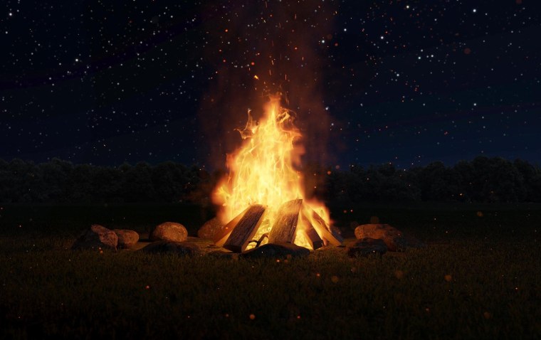 Костер и звездное небо