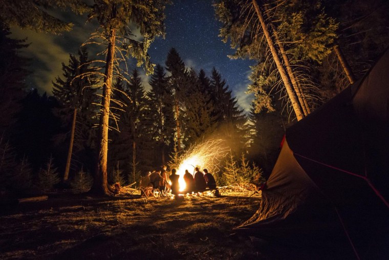 Палатка костёр кемпинг