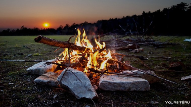 Походный костер