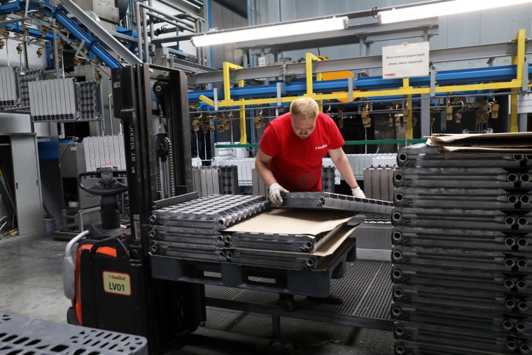 Артамонов на заводе Evolution