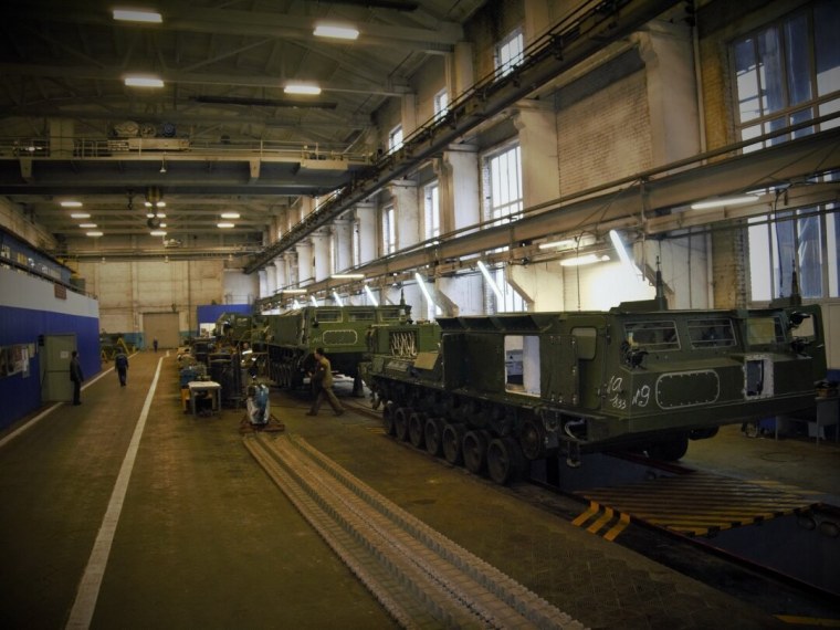 Липецкий завод гусеничных тягачей» (ЛЗГТ),