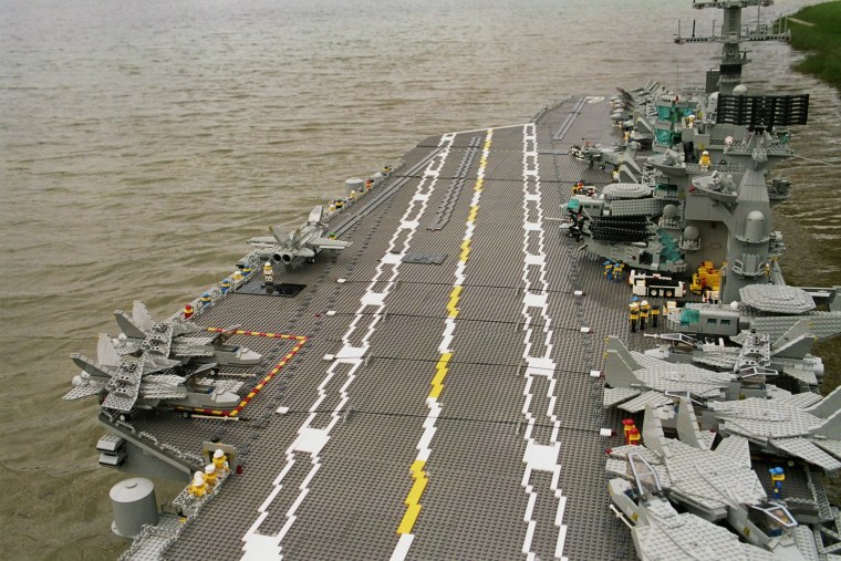 LEGO корабль авианосец