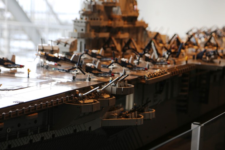 Адмирал Кузнецов из лего