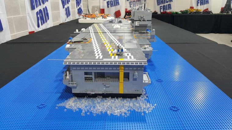 Лего авианосец 2005