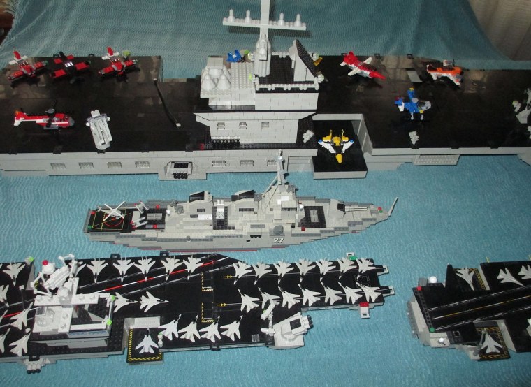 Лего авианосец 2004