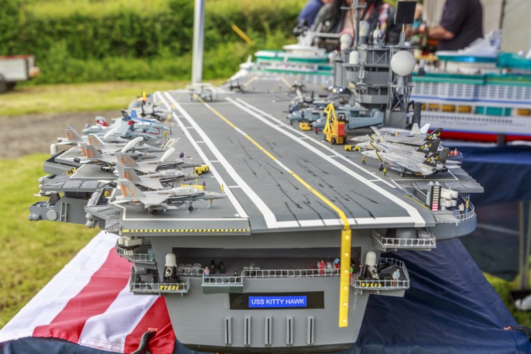Kitty Hawk модель авианосца