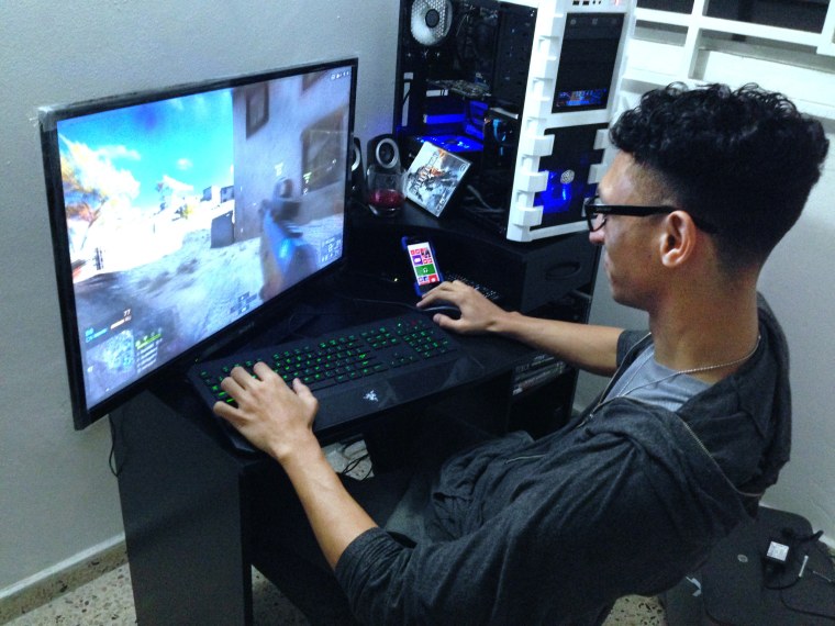 Игрок в компьютерные игры