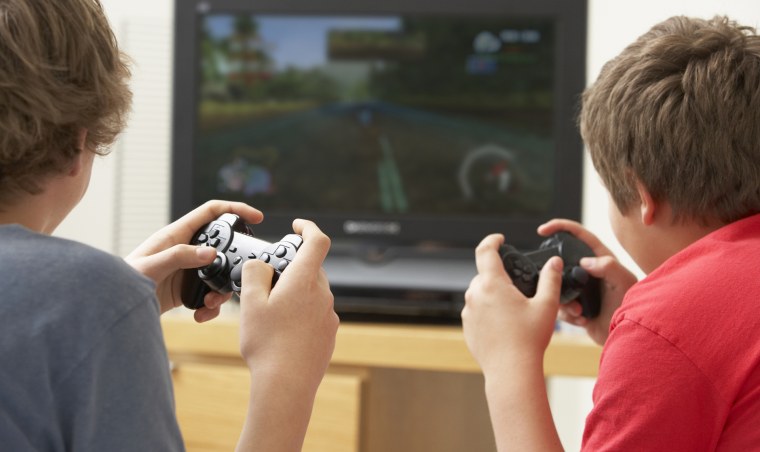 Дети играющие в компьютерные игры