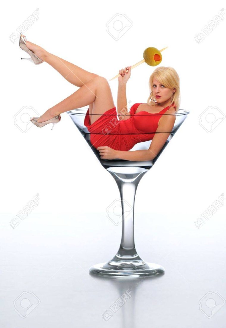 Девушка в рюмке