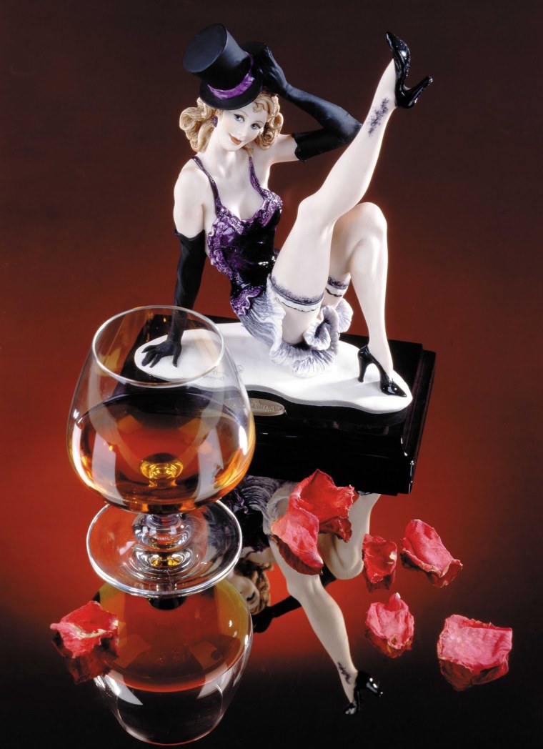 Женщина с бокалом