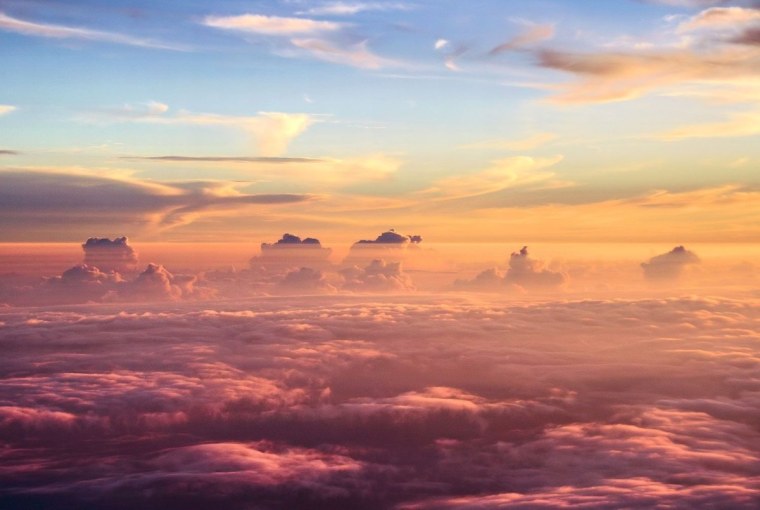 Вид над облаками