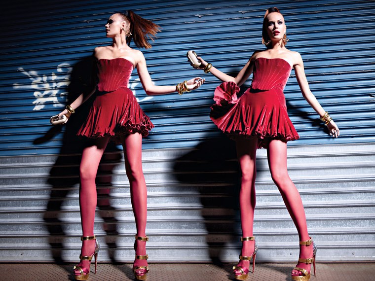 Помада туфли платье