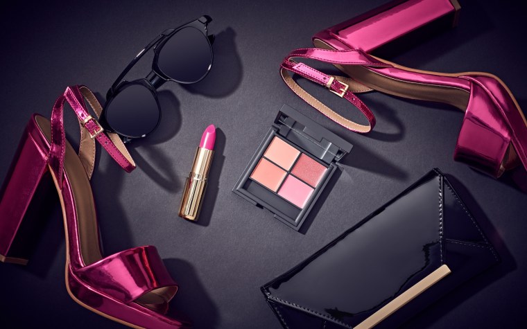 Модные аксессуары на столе