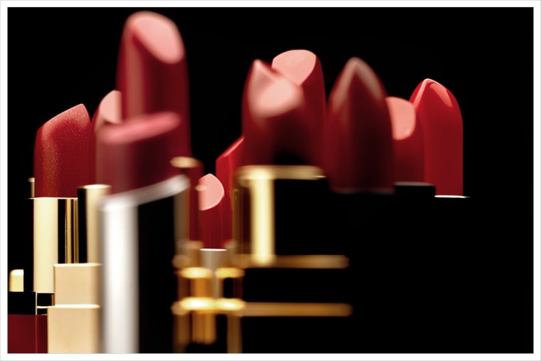 Помада на сером фоне