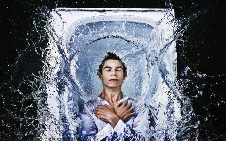 Мужская фотосессия в воде