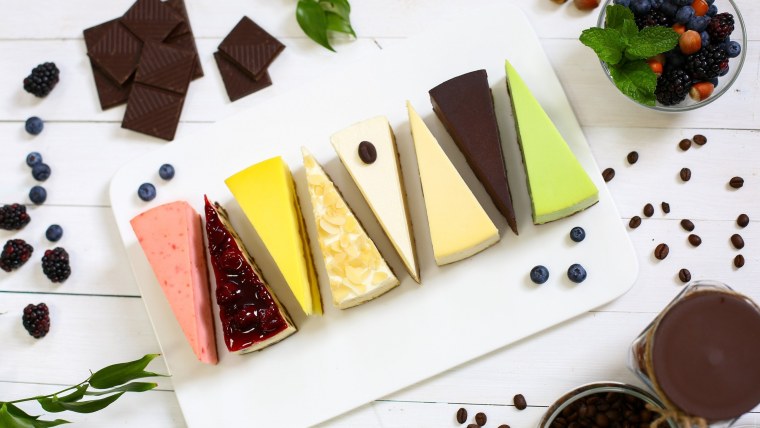 Торт на черном фоне вид сверху сверху десерт