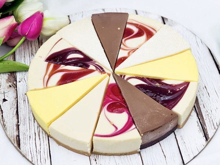 Чизкейк торт ассорти желтая коробка