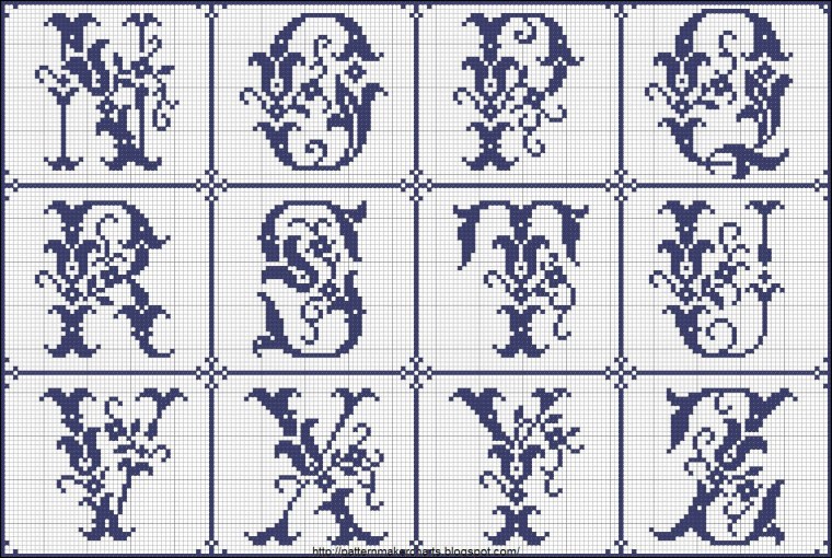 Монохромная вышивка буквы