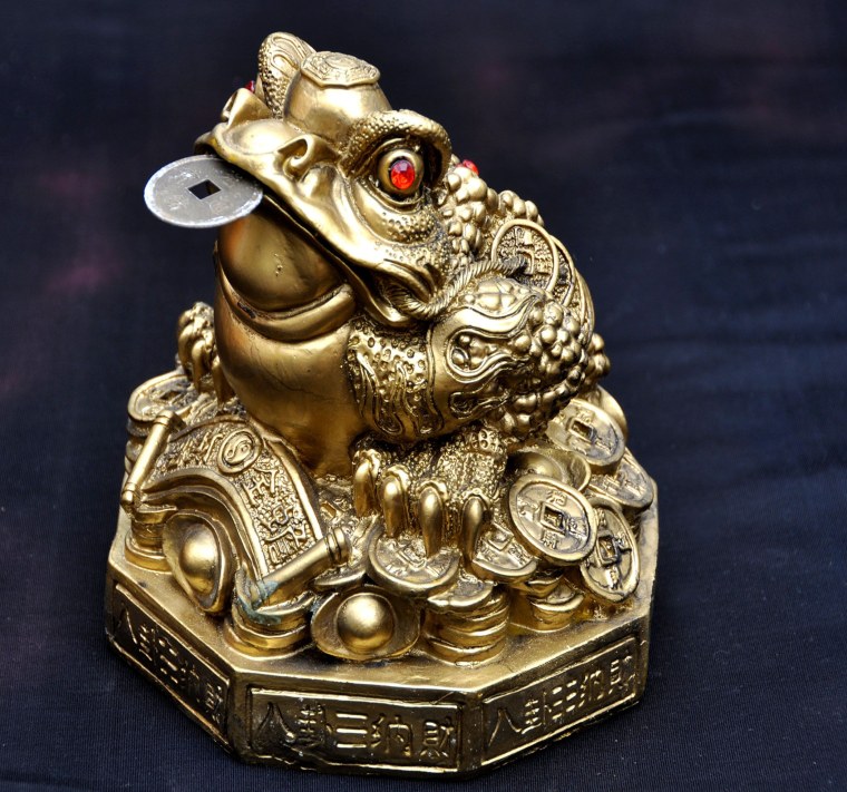 Талисман трехлапая жаба