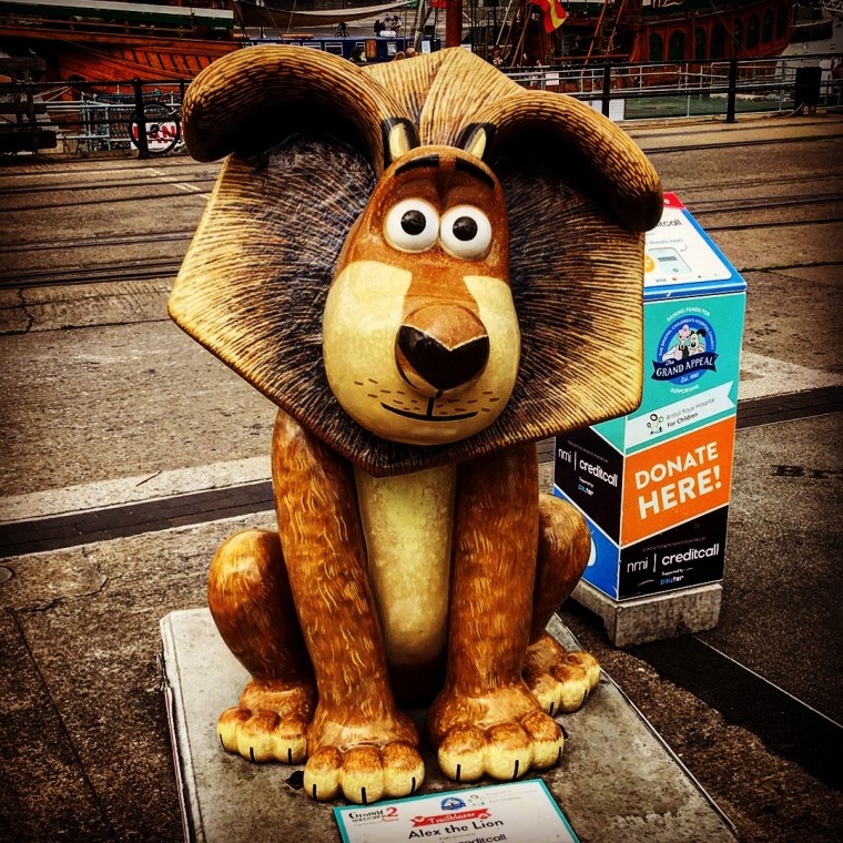 Лев Алекс и шницель