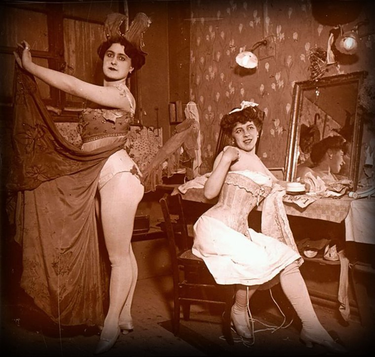 Кабаре Мулен Руж в Париже 19 век