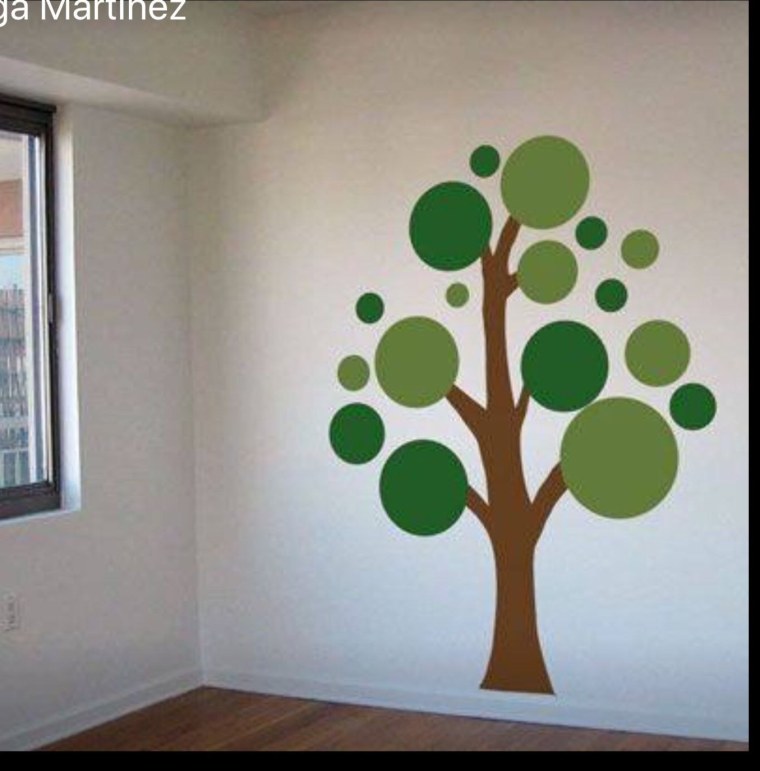 Дерево в интерьере детского сада