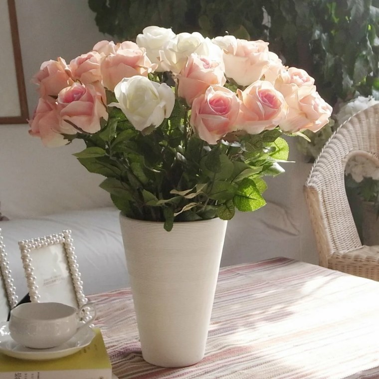 Букет роз в вазе