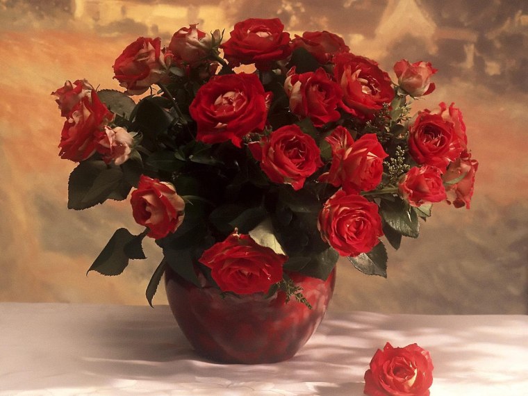 Красивые розы в вазе