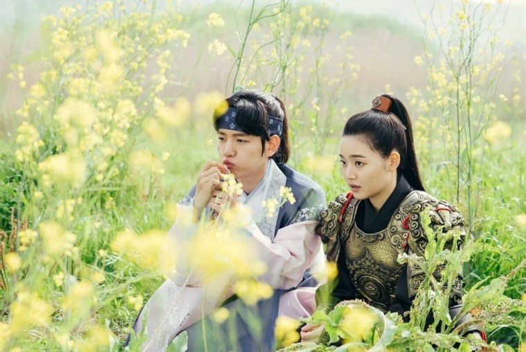 Лунные влюбленные Ван Ын