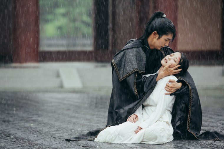 Лунные влюблённые Алые сердца корё