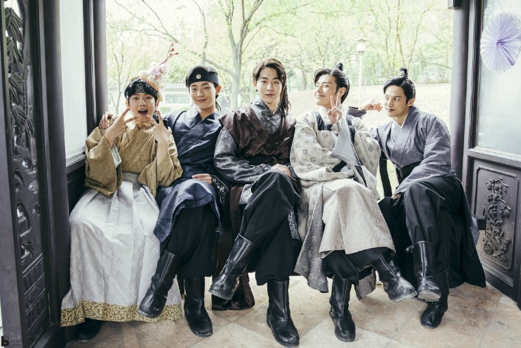 Дорама лунные влюблённые Алые сердца корё