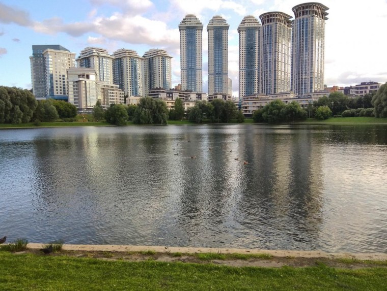 Парк Мосфильмовский пруд