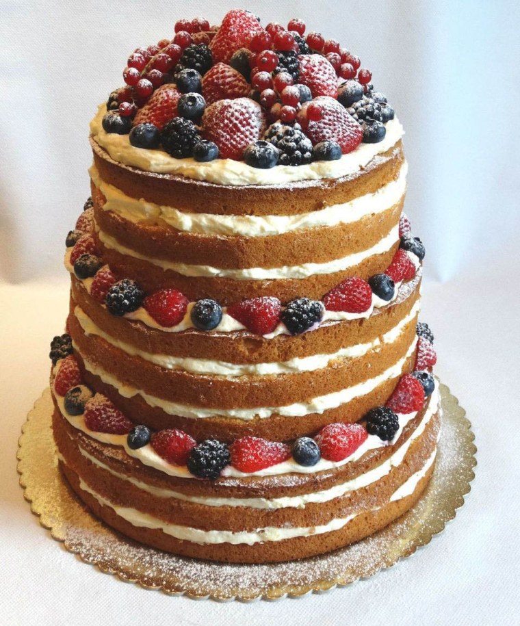 Двухъярусный торт медовик