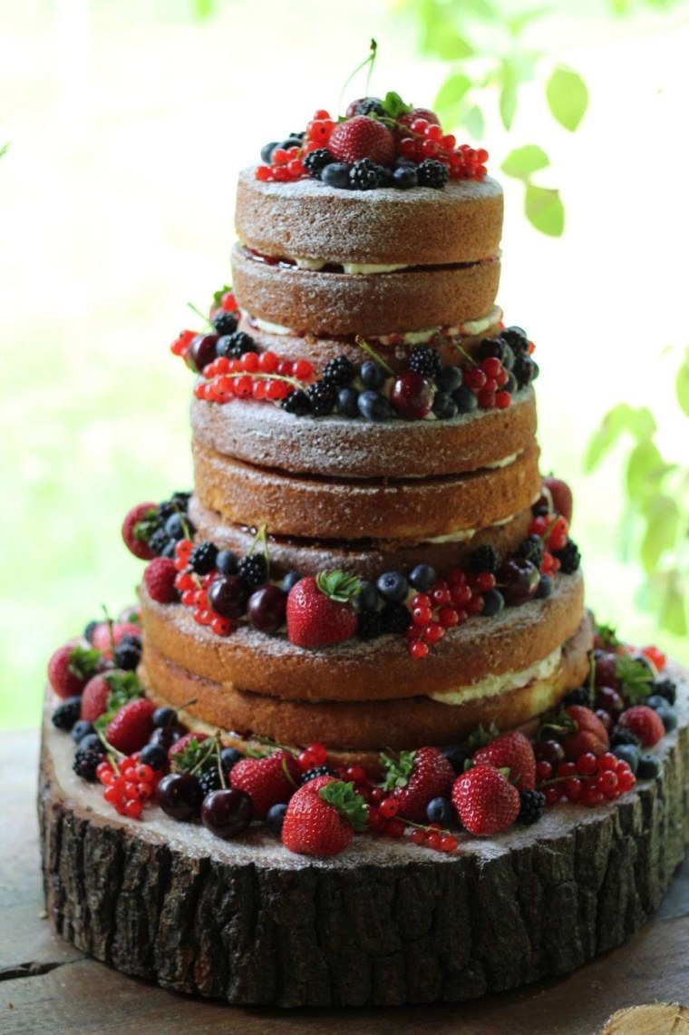 Открытые торты с ягодами