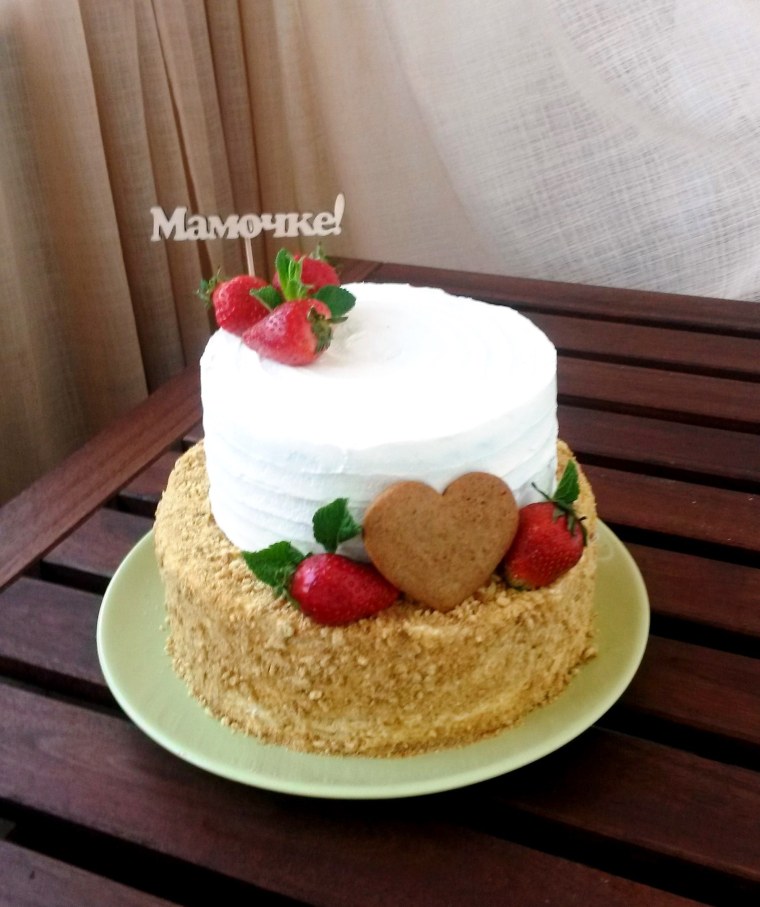 Двухъярусный медовый торт