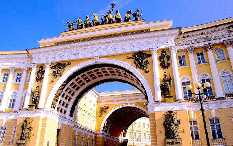 Арка генерального штаба в Петербурге