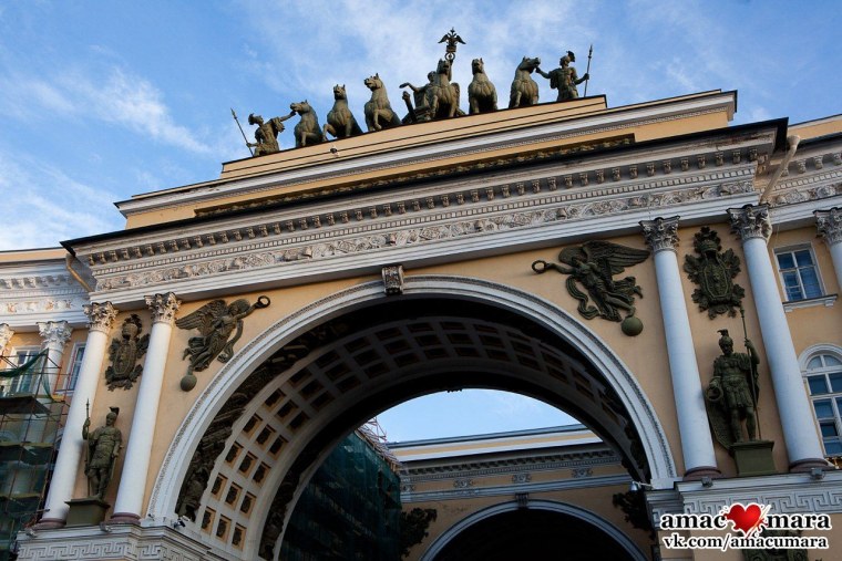 Арка главного штаба в Санкт-Петербурге