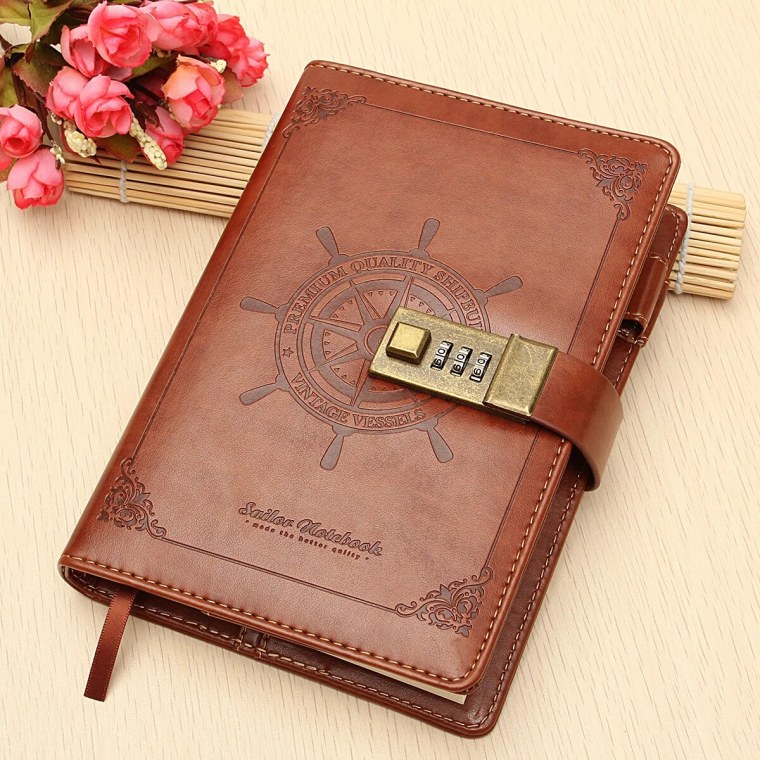 Записная книжка с застежкой