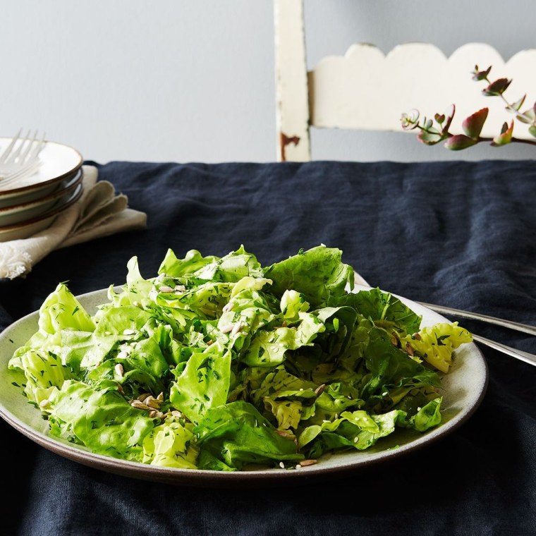 Салат из зелени