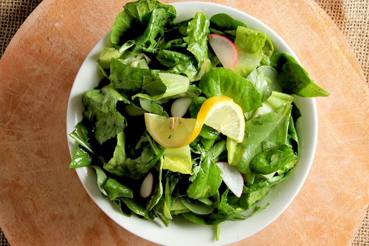 Зеленый салат в итальянском стиле