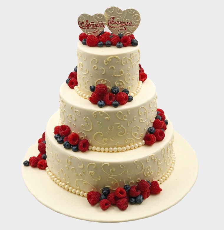 Свадебный торт трехъярусный
