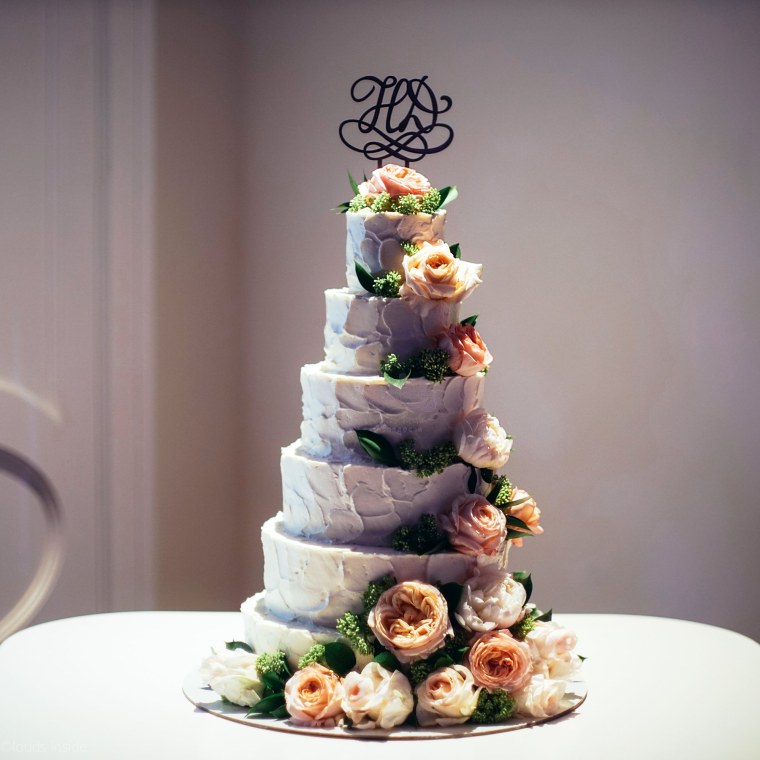 Многоярусный торт