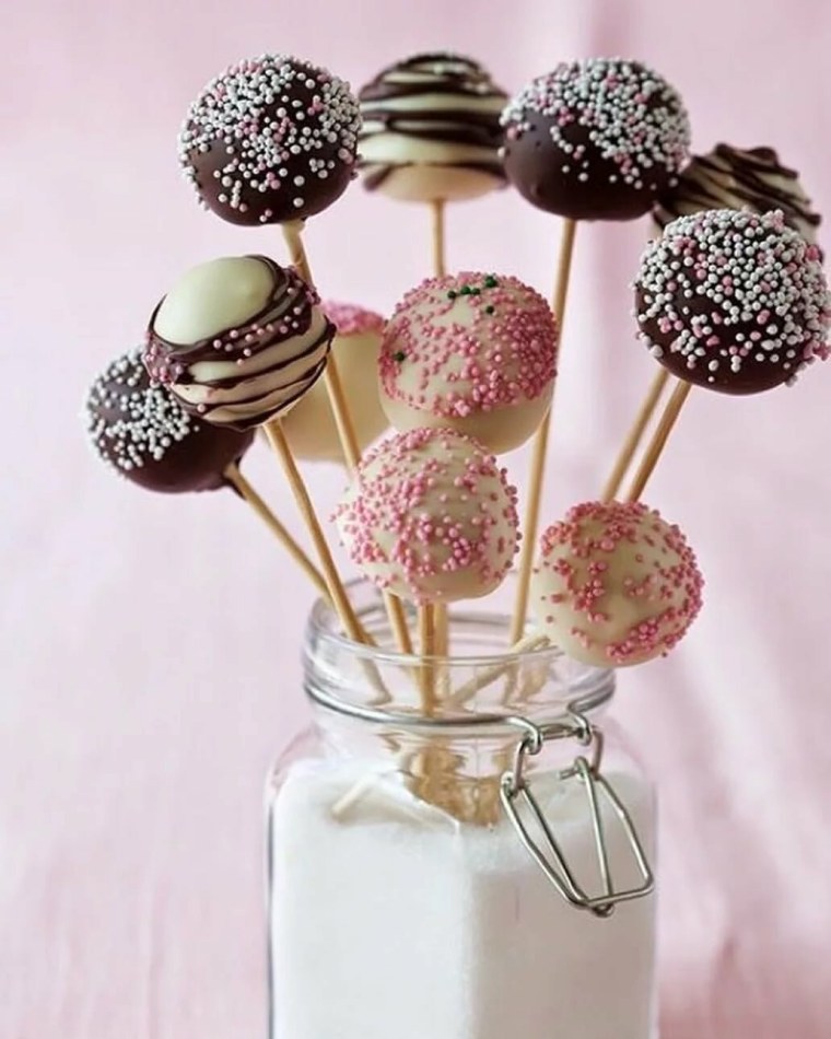 Пирожное кейк-попсы