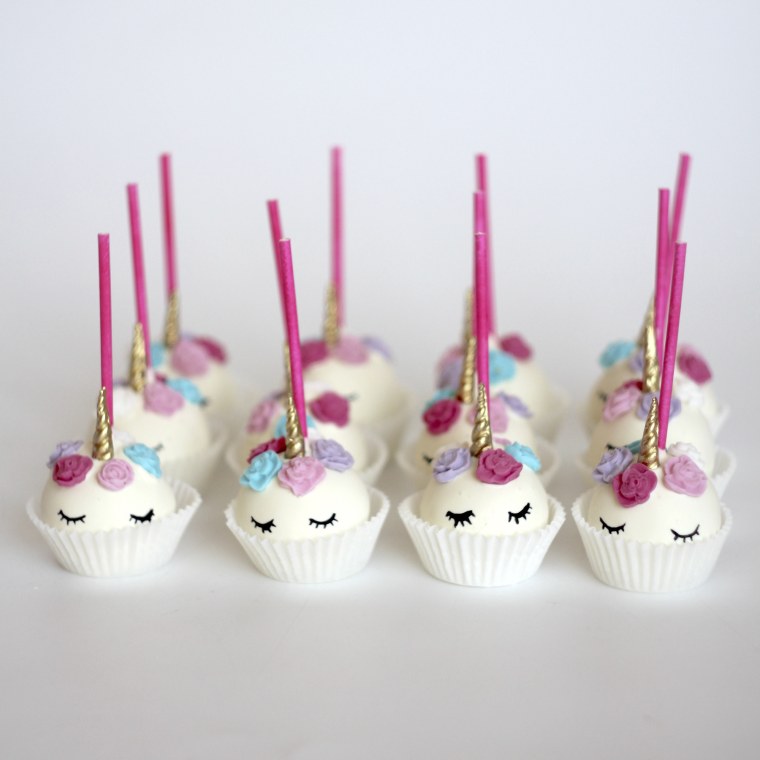 Капкейки и кейкпопсы