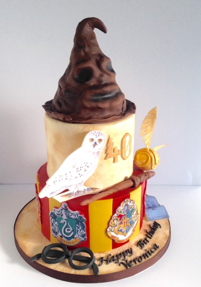 Торт в стиле Гарри Поттера со Снитчем