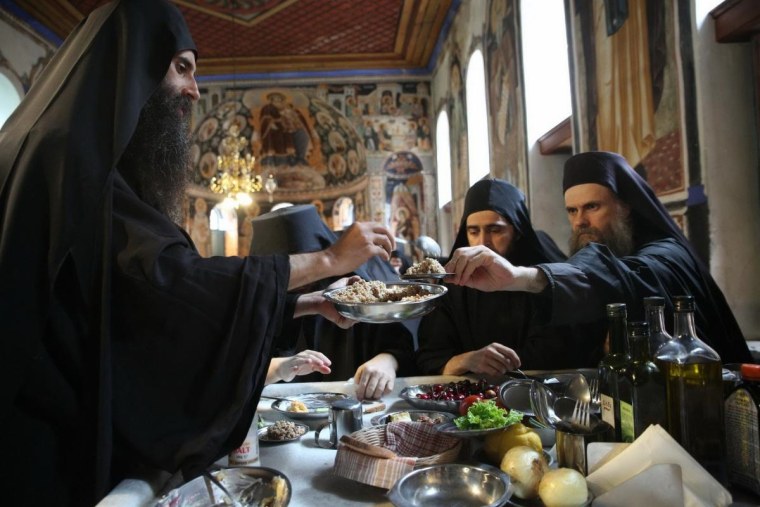 Монах Афонский трапезная