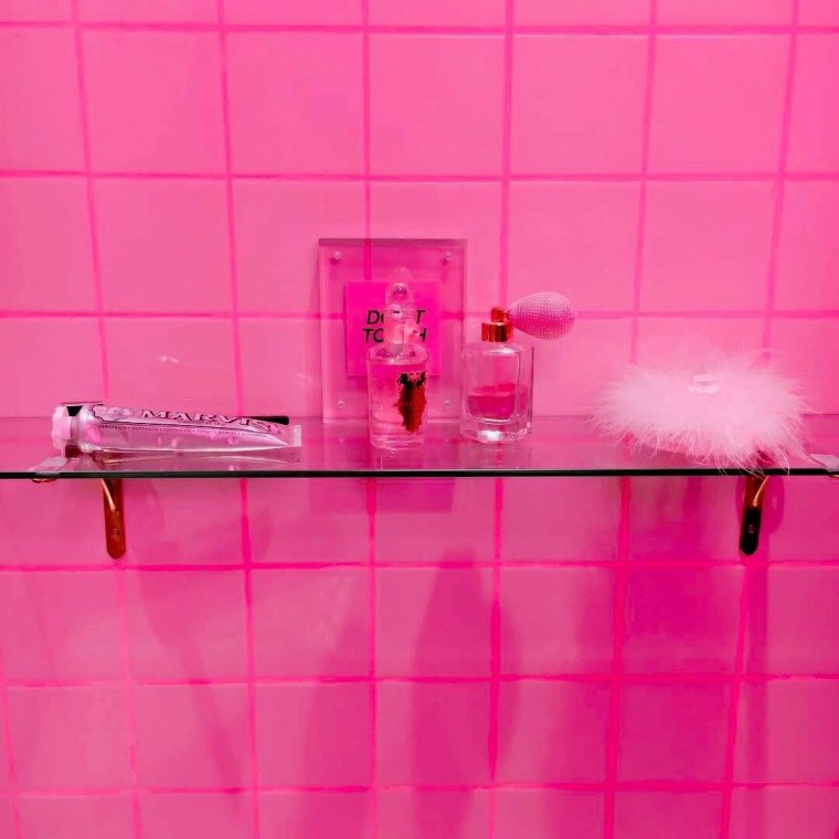 Розовая Эстетика на стену